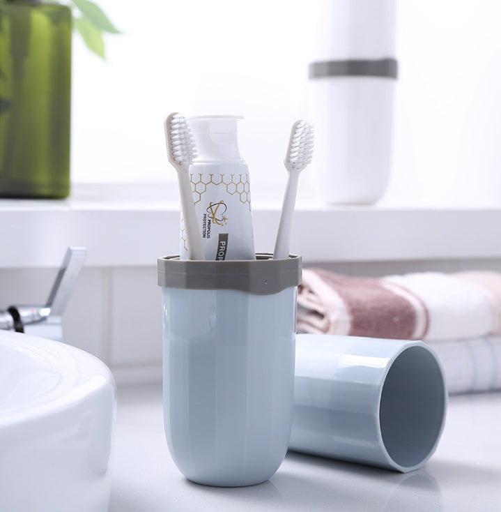 Travel toothbrush box
